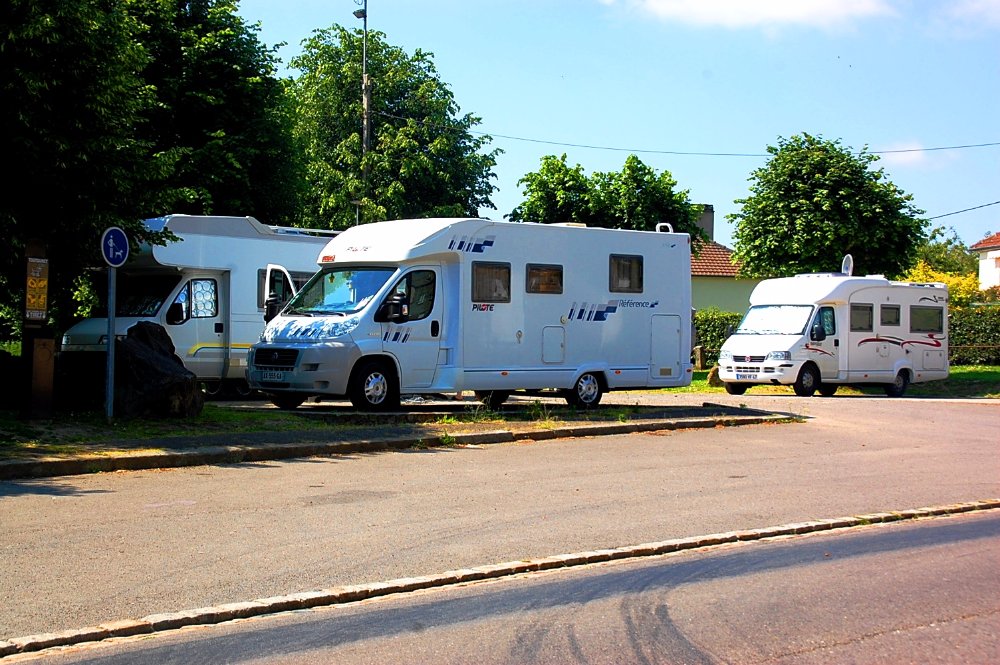 Aire camping-car  Tinchebray (61800) - Photo 1